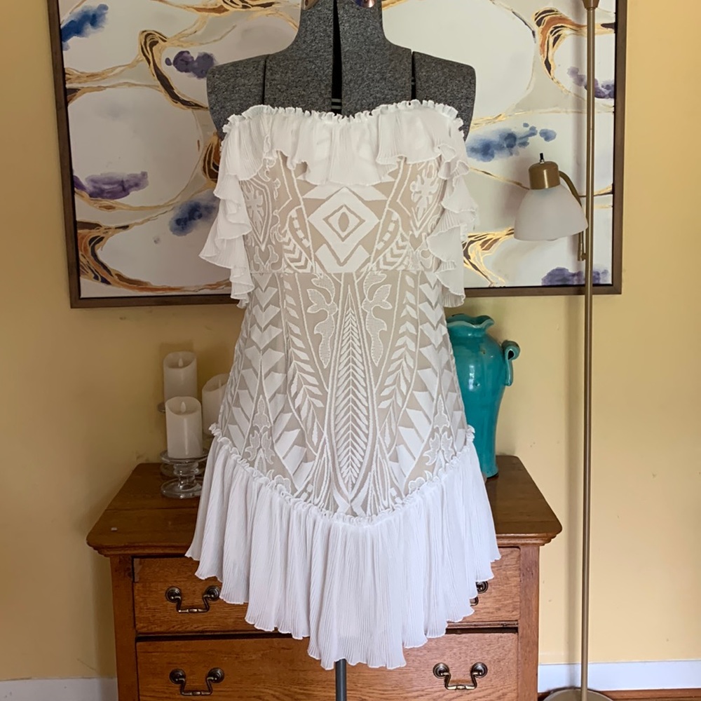 White nude lace dress
